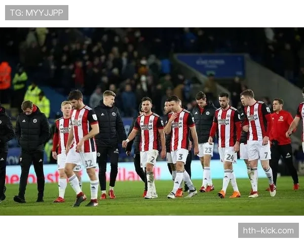 谢菲联主场布拉莫巷球迷激情呐喊助球队取得关键胜利