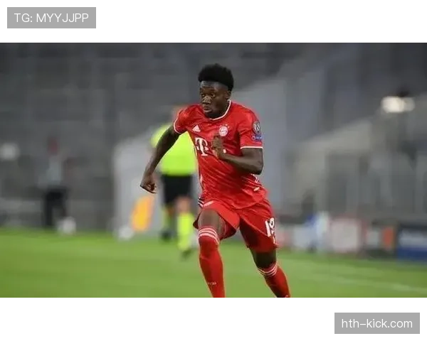 加拿大新星戴维斯边路崭露头角，2026世界杯前备受瞩目