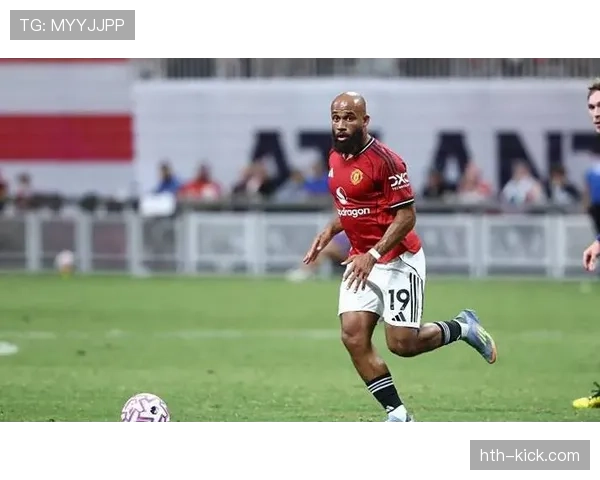 老特拉福德之王：曼联新星在英超赛场上表现稳健，持续提升竞技状态